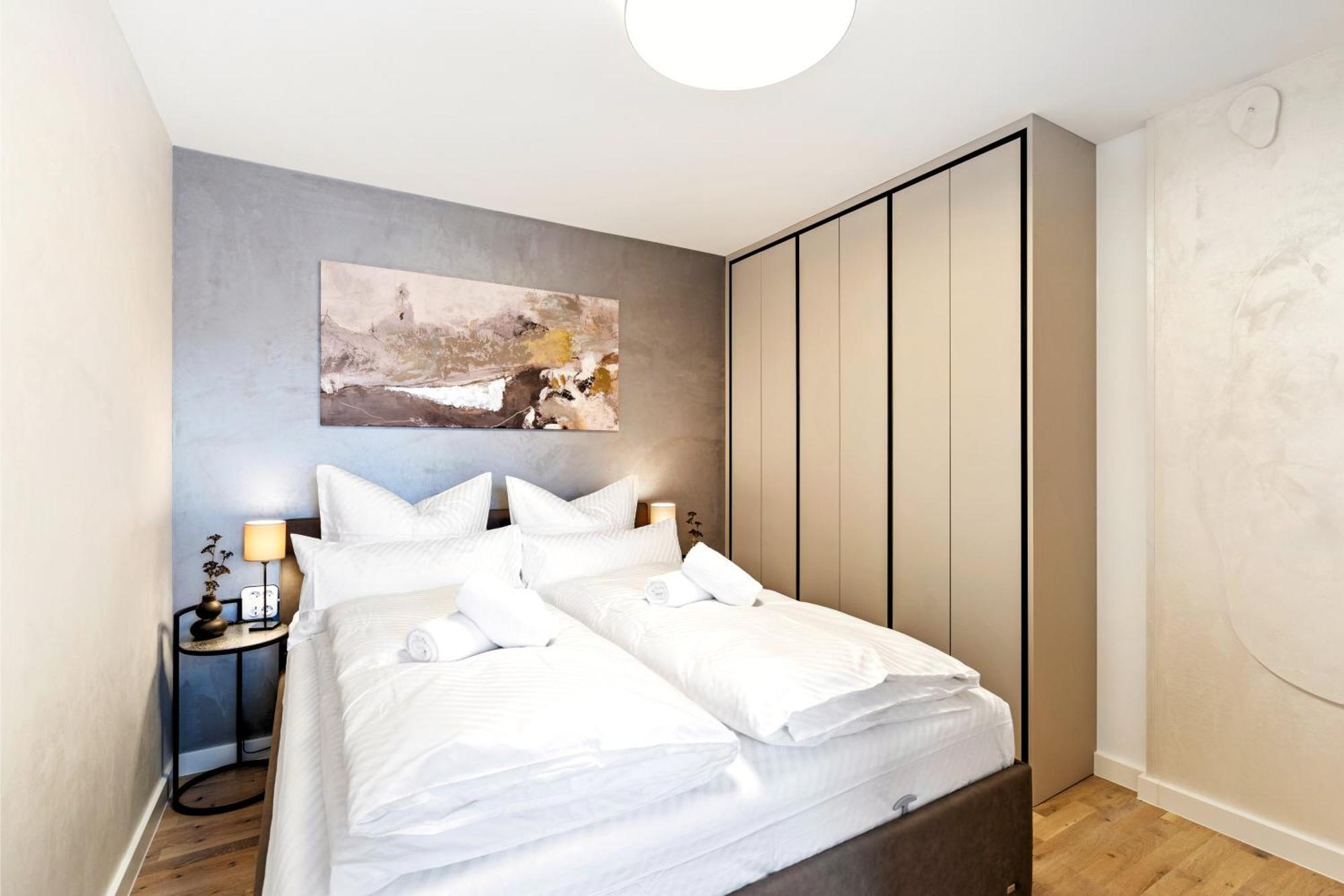 Modern Elegance In Historical City Center Trier Buitenkant foto