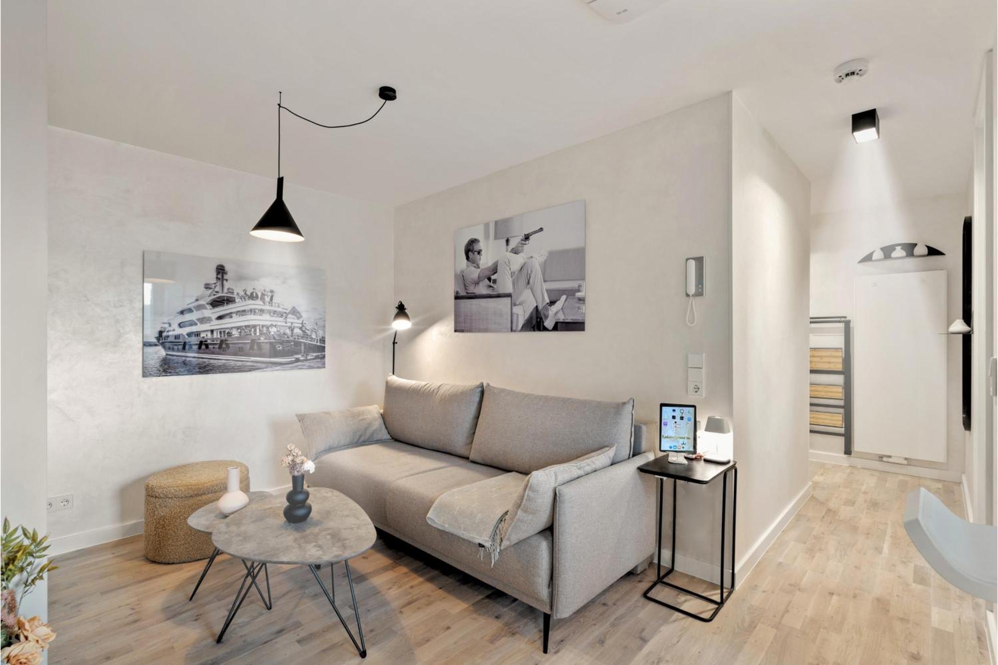 Modern Elegance In Historical City Center Trier Buitenkant foto